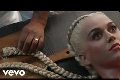 Η Νέα Τάξη Πραγμάτων μας παρουσιάζει την Katy Perry ως ένα κομμάτι… κρέας στο νέο video clip της