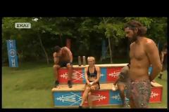 Survivor:Εκτός εαυτού ο Βασάλος χτυπούσε και κλωτσούσε ότι έβρισκε μπροστά του