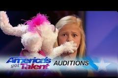 Η μικρή εγγαστρίμυθος που ενθουσίασε το America’s Got Talent