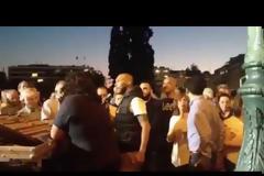 Δεν έχουν το θεό τους! Δείτε τι έπαθε πολίτης που τα έχωσε στον Μητσοτάκη... [video]