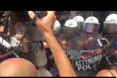 ΣΚΟΥΡΛΕΤΗΣ: ΕΚΤΟΣ ΤΟΠΟΥ ΚΑΙ ΧΡΟΝΟΥ Η ΠΡΟΤΑΣΗ ΤΗΣ ΠΟΕ-ΟΤΑ