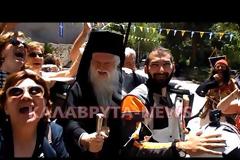 Αυτός είναι ο πραγματικός παπασούζας! Δείτε τι έκανε ο Μητροπολίτης Αμβρόσιος... [video]