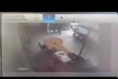 Βίντεο - ντοκουμέντο: Έκλεψε τις εισπράξεις και εξαφανίστηκε...