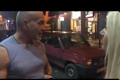 Αφησε νεκρό σκύλο στην είσοδο του δημαρχείου Αγρινίου - Εικόνα σοκ για τους περαστικούς [video]