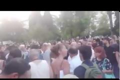 Απίστευτο μπουγέλωμα με καφέδες και νερά σε Φίλη και Ξυδάκη χθες το απόγευμα [video]