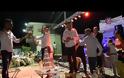 Έβαλαν φωτιά με ουίσκι σε πανηγύρι (Videos) Aθάνατο σκυλάδικο.