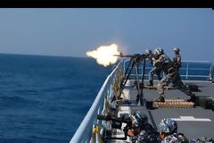 Επιθέσεις πειρατών σε εμπορικά πλοία και μάχες με μισθοφόρους φρουρούς(Video)