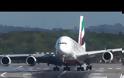 Δραματική προσγείωση αεροπλάνου λόγω ανέμου [video]
