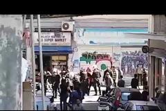 Βίντεο Ντοκουμέντο - Έλληνες αστυνομικοί  αφοπλίζουν οπλισμένο λαθρομετανάστη στην Ομόνοια