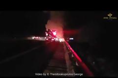 Αυτοκίνητο τυλίχθηκε στις φλόγες πριν τα διόδια της Νεστάνης [video]