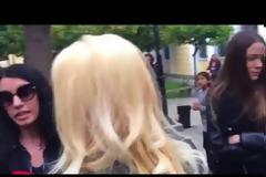 Βίντεο: Ξυλοκόπησαν τον δολοφόνο της Δώρας - Το ξέσπασμα του αδερφού και της μάνας