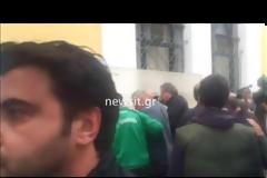Τα ΜΑΤ περικύκλωσαν την Ευελπίδων για να φυγαδεύσουν τον δολοφόνο της Δώρας [Εικόνες-Βίντεο]
