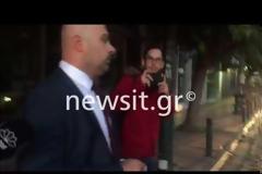 Προφυλακιστέος ο 58χρονος: Λίντσαραν τον δικηγόρο του - Μπουνιές και καφέδες ενώ προσπαθούσε να φύγει με το ταξί (ΒΙΝΤΕΟ)