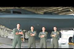 Τι χρειάζεται για να πετάξεις ένα stealth βομβαρδιστικό B-2 [video]