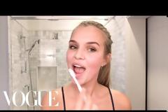 Αυτό το αγγελάκι έχει ένα έξυπνο beauty tip για τα χείλη σου [βίντεο]