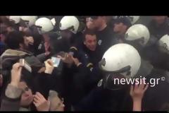 Ξύλο στο Ειρηνοδικείο για τους πλειστηριασμούς