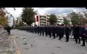 Πάτρα: Συγκλονιστική στιγμή - Οι φαντάροι απαγγέλλουν τον Εθνικό Ύμνο μπροστά από τον Ιερό Ναό του Αγίου Ανδρέα