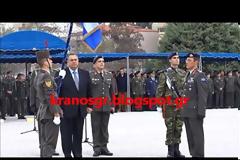 ΒΙΝΤΕΟ - Ο Δκτης του Δ'ΣΣ Αντγος Γ. Καμπάς παραλαμβάνει την Πολεμική Σημαία από τον ΥΕΘΑ Π. Καμμένο