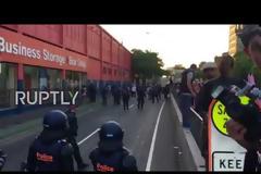 Άγριο ξύλο σε ομιλία του ακροδεξιού ομογενή Μάιλο Γιαννόπουλος -  video