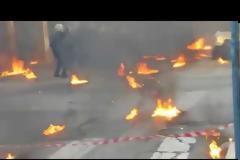 Πάτρα: Τουλάχιστον 25 μολότοφ κατά των Αστυνομικών στην πορεία για τον Γρηγορόπουλο - Βίντεο Ντοκουμέντο