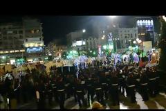 Φωταγωγήθηκε το Χριστουγεννιάτικο Δέντρο του Πειραιά [video]