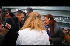 Ένταση στο Ειρηνοδικείο Αθηνών με ματαίωση πλειστηριασμών - Πήραν με τα αυγά τους αστυνομικούς και αποχώρησαν άρον άρον οι συμβολαιογράφοι (ΦΩΤΟ & ΒΙΝΤΕΟ)