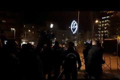 Έντονες αποδοκιμασίες κατά του Πρωθυπουργού στην Θεσσαλονίκη: «Ντροπή σου Τσίπρα, φεύγεις σαν κλέφτης» (video)