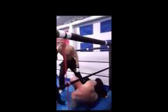 O Κασιδιάρης σε ρινγκ σε αγώνα MMA μέχρι τελικής πτώσεως! [Βίντεο]