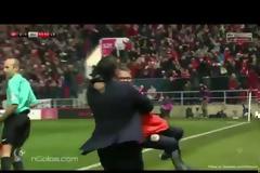 Αυτή η αγκαλιά ήταν το καλύτερο δώρο Χριστουγέννων
