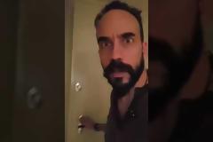 Π. Μουζουράκης: Δείτε τις αντιδράσεις των παιδιών που πήγαν να του πουν τα κάλαντα [video]
