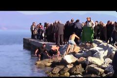 Αρχισμηνίας έπιασε τον σταυρό στον Αλμυρό