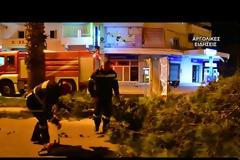 ΘΥΕΛΛΩΔΕΙΣ ΑΝΕΜΟΙ ΠΑΡΕΣΥΡΑΝ ΠΛΟΙΟ ΣΤΟΝ ΠΕΙΡΑΙΑ