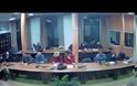 Με ομόφωνη απόφαση το Δημοτικό Συμβούλιο Χίου κήρυξε ανεπιθύμητα τα στελέχη της Χρυσής Αυγής στο νησί [Βίντεο]