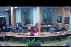 Με ομόφωνη απόφαση το Δημοτικό Συμβούλιο Χίου κήρυξε ανεπιθύμητα τα στελέχη της Χρυσής Αυγής στο νησί [Βίντεο]