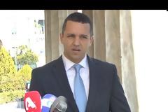 Χρυσή Αυγή: Έξω ο ανθέλληνας Νίμιτς που τόλμησε να αποκαλέσει “Μακεδόνες” τους γυφτοσκοπιανούς