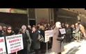 Φωτογραφίες και βίντεο της κινητοποίησης του Συλλόγου ΑΞ.Ι.Α έξω από το Υπουργείο Εργασίας