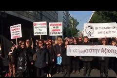 Φωτογραφίες και βίντεο της κινητοποίησης του Συλλόγου ΑΞ.Ι.Α έξω από το Υπουργείο Εργασίας