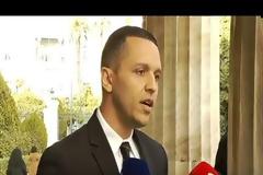 Χρυσή Αυγή για Novartis: Όλοι οι κλέφτες πολιτικοί να πάνε στην φυλακή! [Βίντεο]