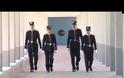 Ευέλπιδες μιλάνε για την στολή και τα ιδανικά τους! Δείτε τους στο ΒΙΝΤΕΟ να παρουσιάζουν Τι είναι Εύελπις