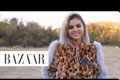 H Selena Gomez ποζάρει ως σέξι μηχανόβια σε πίστα μοτοκρός