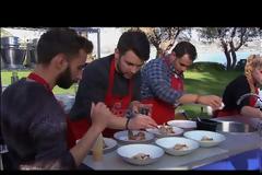#MasterChefGR: Επικό καβγαδάκι ανάμεσα σε Πέσκια και Τσιοτίνη! - Θα λιώσετε από τα γέλια...