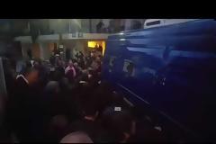 Ένταση και χημικά έξω από τον χώρο της ομιλίας Τσίπρα στην Τρίπολη