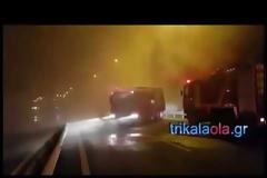 Πύρινη κόλαση: Φορτηγό λαμπάδιασε στην Ε.Ο. Λάρισας-Τρικάλων [photos+video]