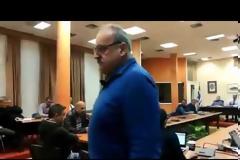 Διεκόπη το Δημοτικό Συμβούλιο Χίου λόγω της Χρυσής Αυγής! (βίντεο)