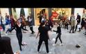 Το καλλιτεχνικό σχολείο Γέρακα παρουσίασε θεατροποιημένο Ποιητικό έργο του Ξηρομερίτη εκπαιδευτικού Γιάννη Γερογιάννη, στην Πλατεία Συντάγματος (ΦΩΤΟ-ΒΙΝΤΕΟ)