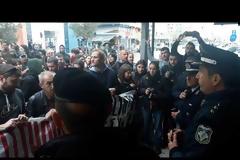 ΣΥΓΚΕΝΤΡΩΣΗ ΚΑΤΑ ΤΩΝ ΠΛΕΙΣΤΗΡΙΑΣΜΩΝ ΕΞΩ ΑΠΟ ΣΥΜΒΟΛΑΙΟΓΡΑΦΙΚΟ ΓΡΑΦΕΙΟ