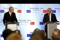 Έλληνες στρατιωτικοί: Παράθυρο απελευθέρωσής τους από τον Ερντογάν έπειτα από παρέμβαση Γιούνκερ [Βίντεο]