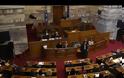 Γεράσιμος Σκιαδαρέσης: Ανέβασε θεατρική παράσταση μέσα στη Βουλή