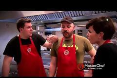 #MasterChefGR: Οι παίκτες ταξιδεύουν στην Καλαμάτα! - Ποια ομάδα κερδίζει;
