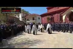 Σπαρακτικές εικόνες στο ύστατο χαίρε στον ήρωα Σμηναγό – Κατέρρευσε η σύζυγός του (ΔΕΙΤΕ ΒΙΝΤΕΟ+ΦΩΤΟ)